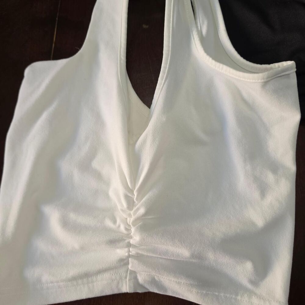 3 Pack Ruched Crop Tanks - Picture 2 of 8